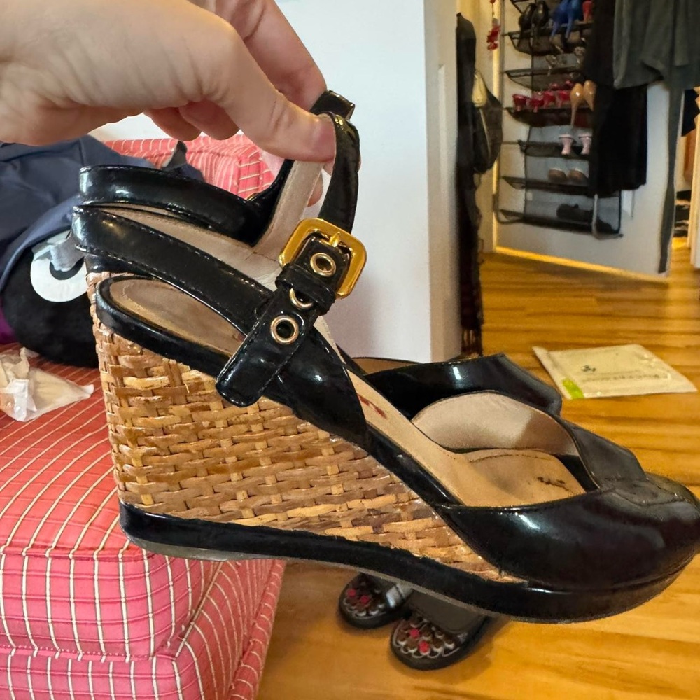Prada Women's Navy Sandals - Picture 3 of 6